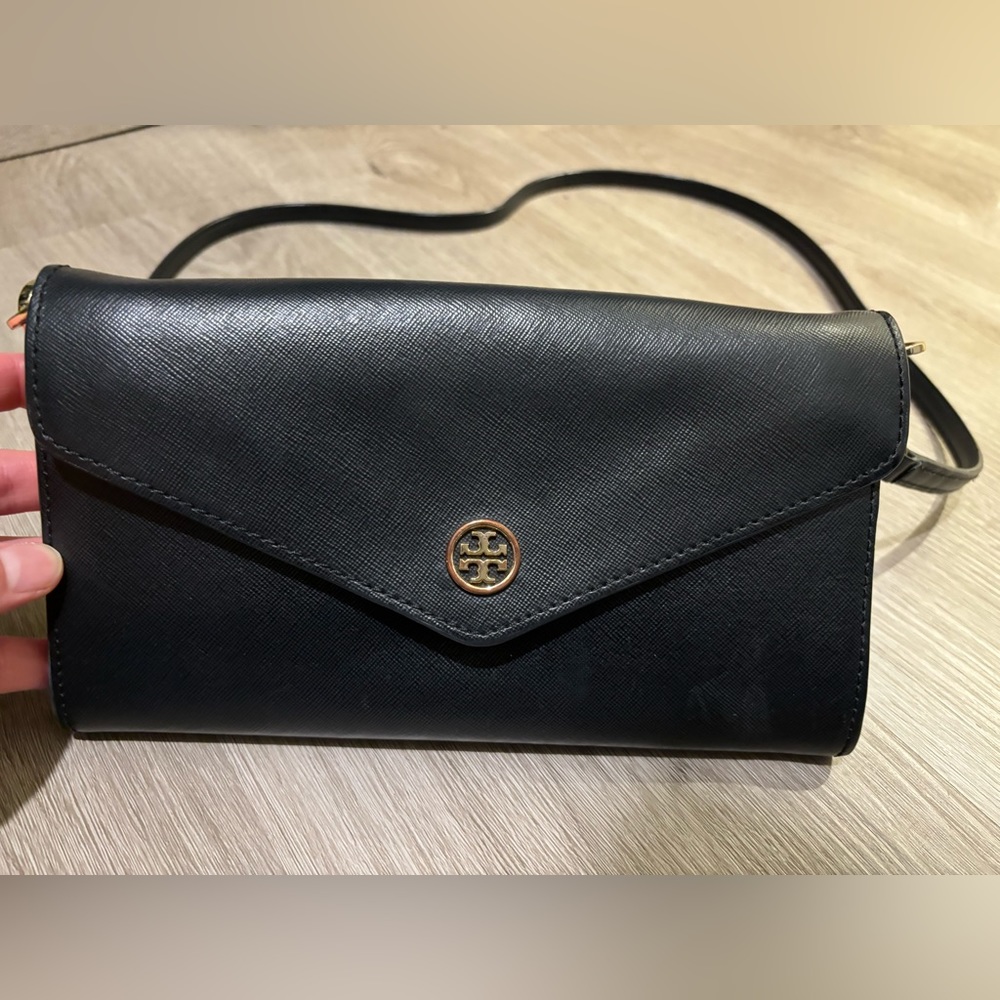 Discontinued Tory Burch Wallet Mini Bag/Crossbody Style